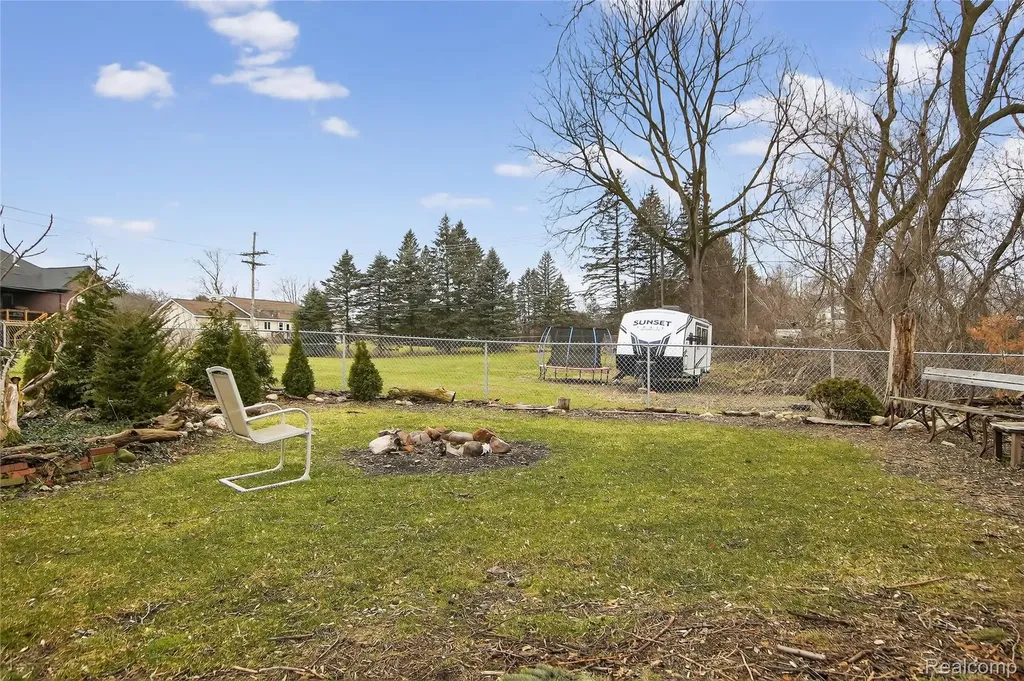7975 Bendix Road Genoa Township MI 48114