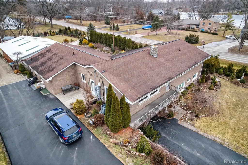 7975 Bendix Road Genoa Township MI 48114