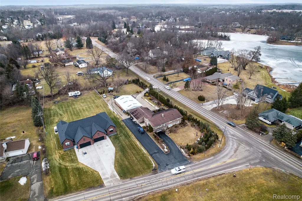 7975 Bendix Road Genoa Township MI 48114
