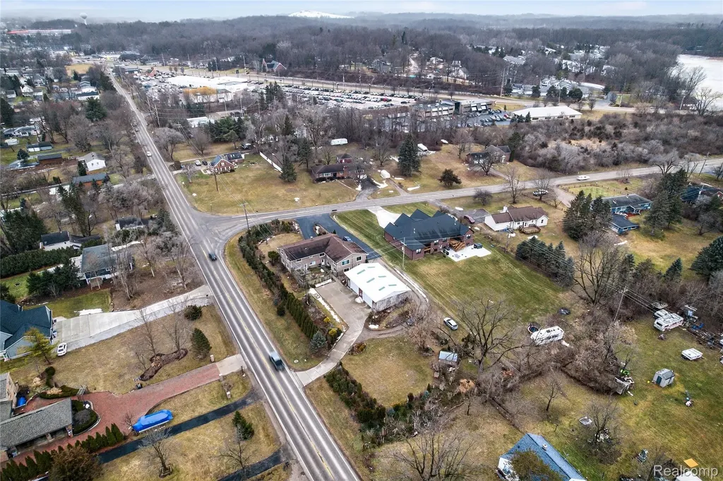7975 Bendix Road Genoa Township MI 48114