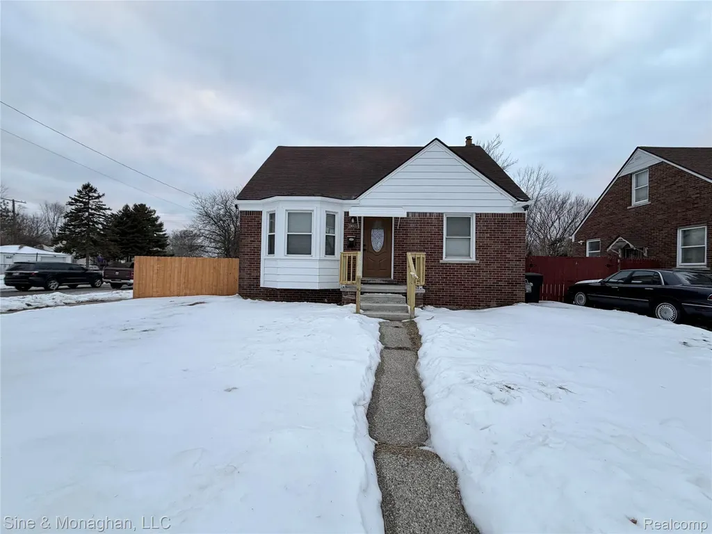 19605 Kelly Road Detroit City MI 48225