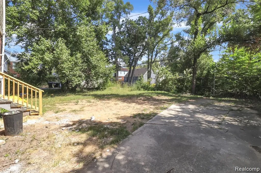 16588 Woodingham Drive Detroit City MI 48221