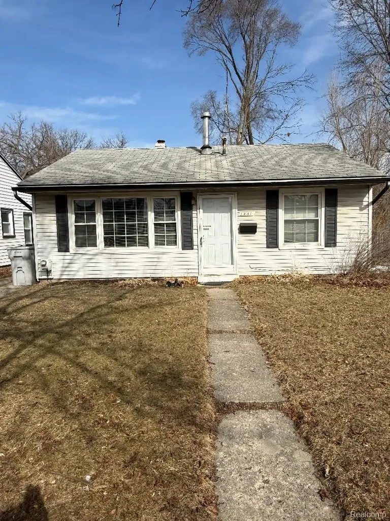 1441 E Harry Avenue Hazel Park City MI 48030