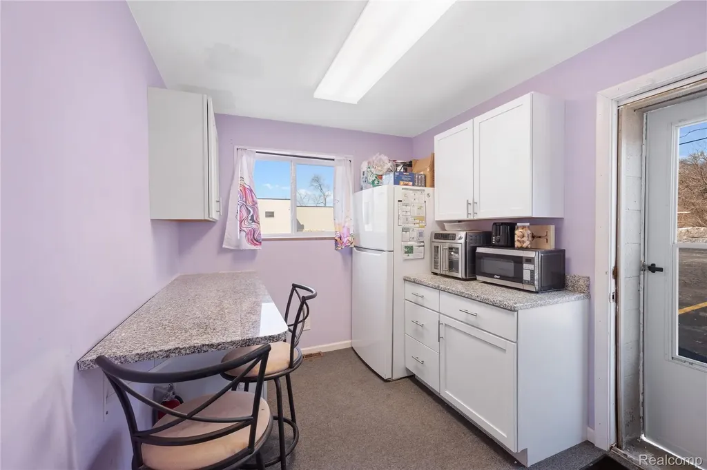 4680 Dixie Highway Waterford Charter Township MI 48329