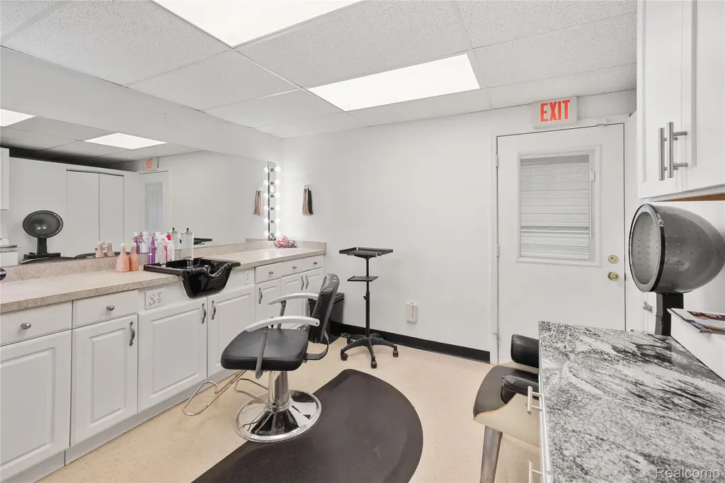 4680 Dixie Highway Waterford Charter Township MI 48329
