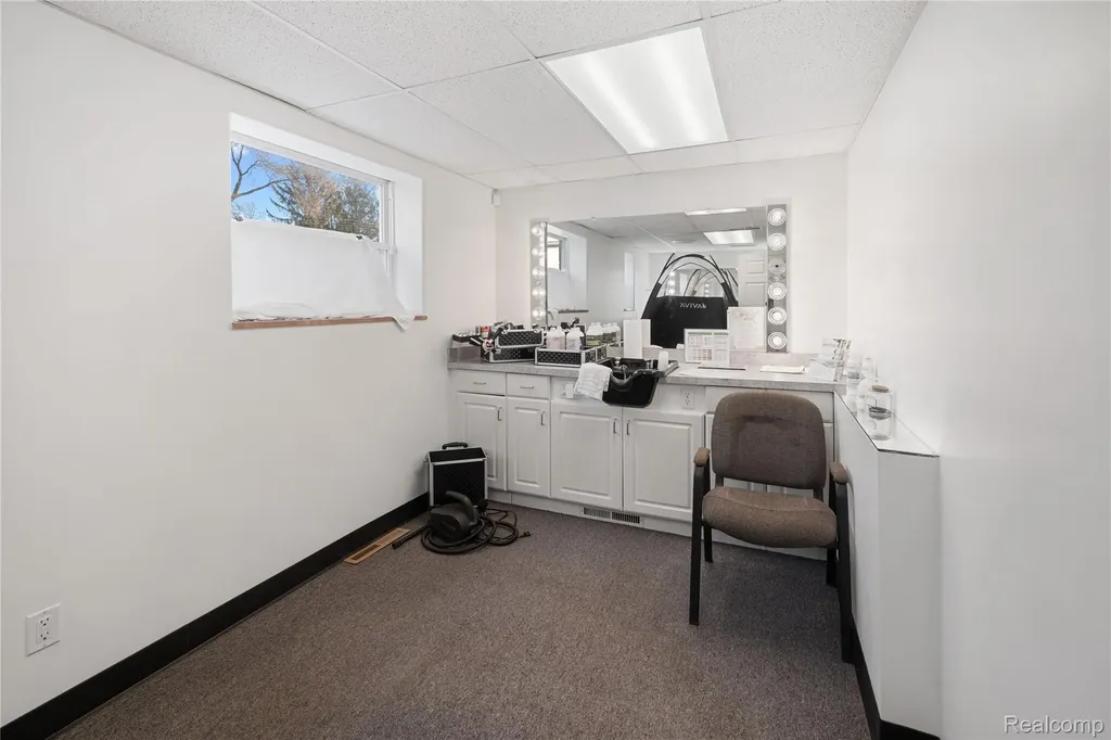 4680 Dixie Highway Waterford Charter Township MI 48329