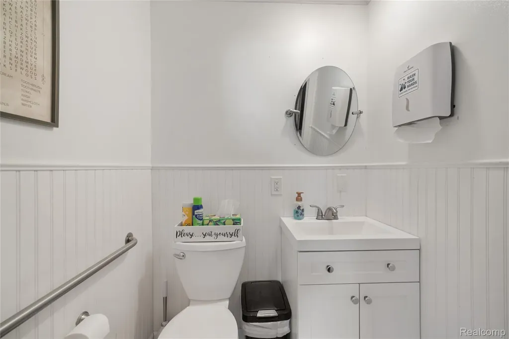 4680 Dixie Highway Waterford Charter Township MI 48329