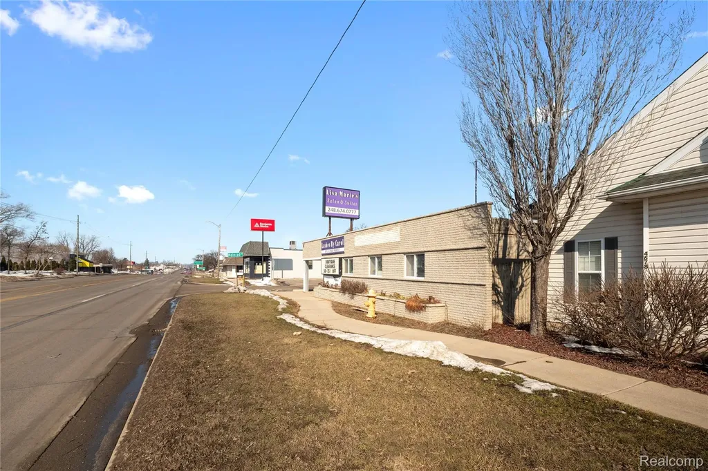 4680 Dixie Highway Waterford Charter Township MI 48329