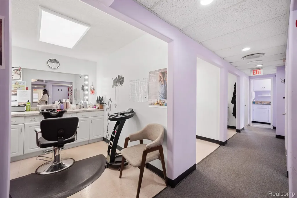 4680 Dixie Highway Waterford Charter Township MI 48329