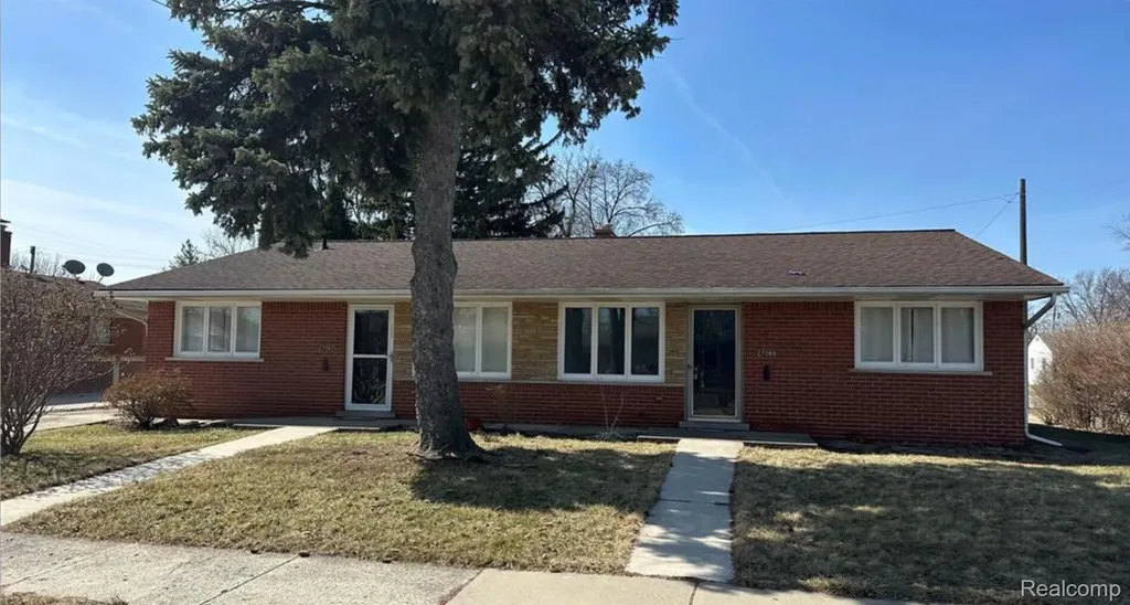 27099 Demrick Street Roseville City MI 48066