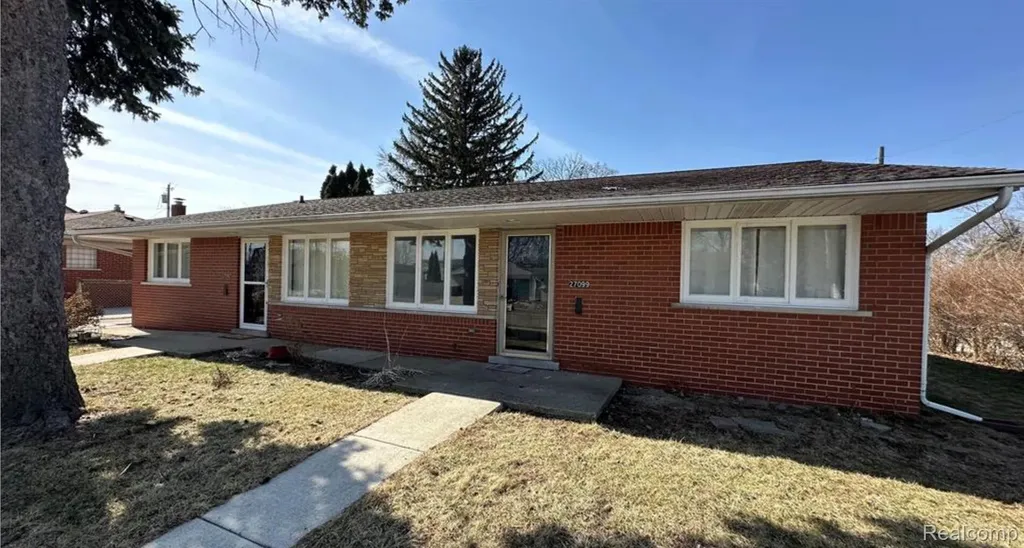 27099 Demrick Street Roseville City MI 48066