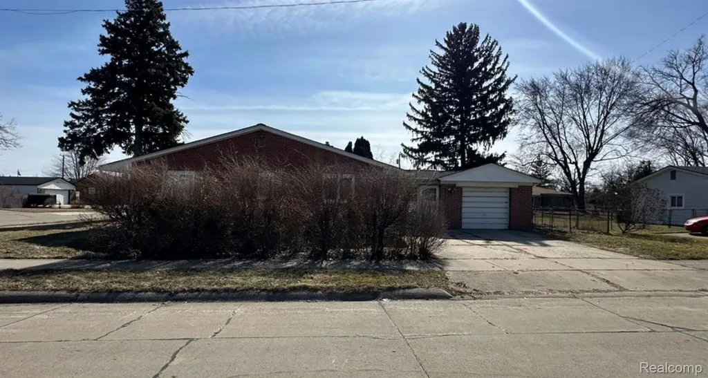 27099 Demrick Street Roseville City MI 48066