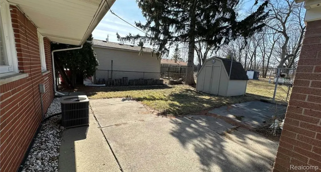 27099 Demrick Street Roseville City MI 48066