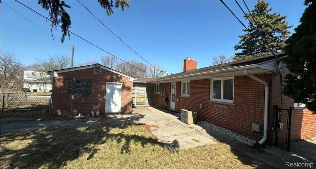 27099 Demrick Street Roseville City MI 48066