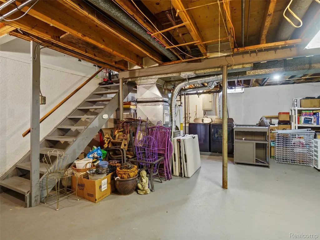 25630 Salem Roseville City MI 48066