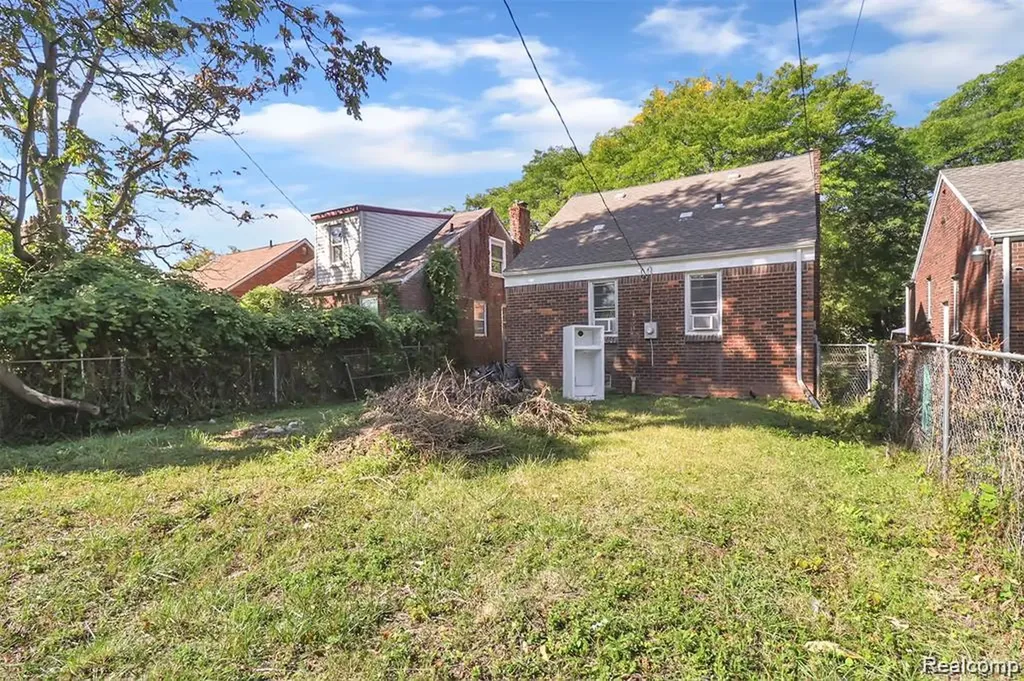 8342 Roselawn Street Detroit City MI 48204