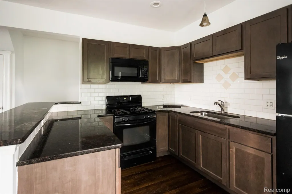 2202/2206 Lothrop Street Detroit City MI 48206