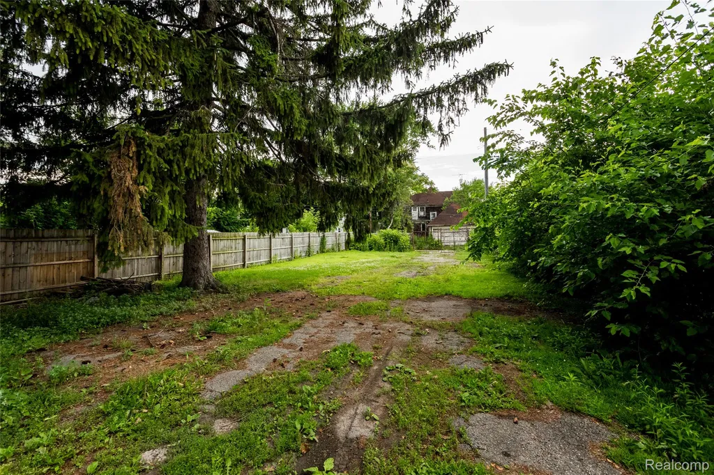 2202/2206 Lothrop Street Detroit City MI 48206