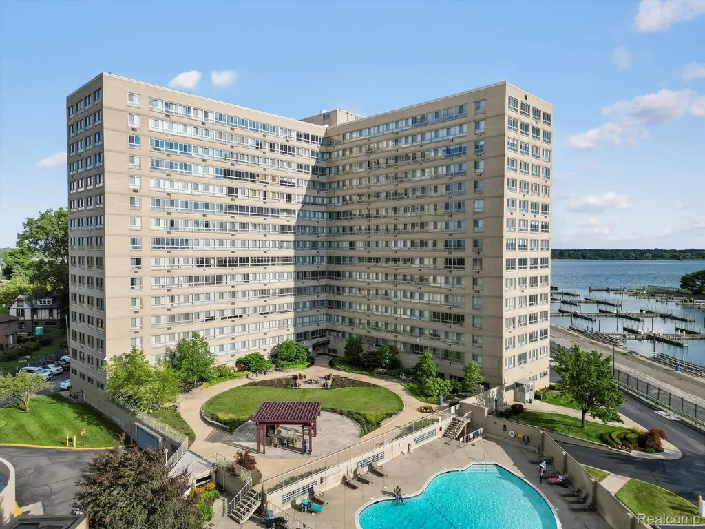 8900 E Jefferson Avenue Detroit City MI 48214