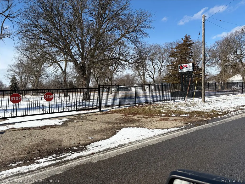 2701 Branch Road Flint City MI 48506