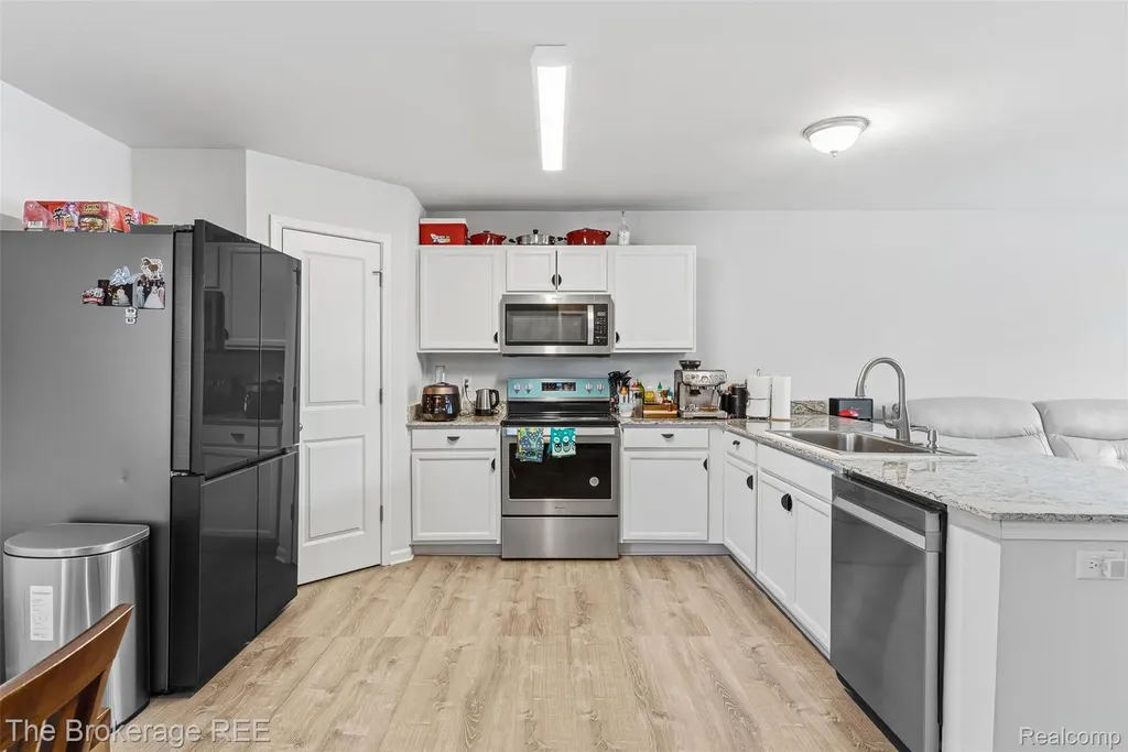 1640 Golfview Drive Superior Charter Township MI 48198