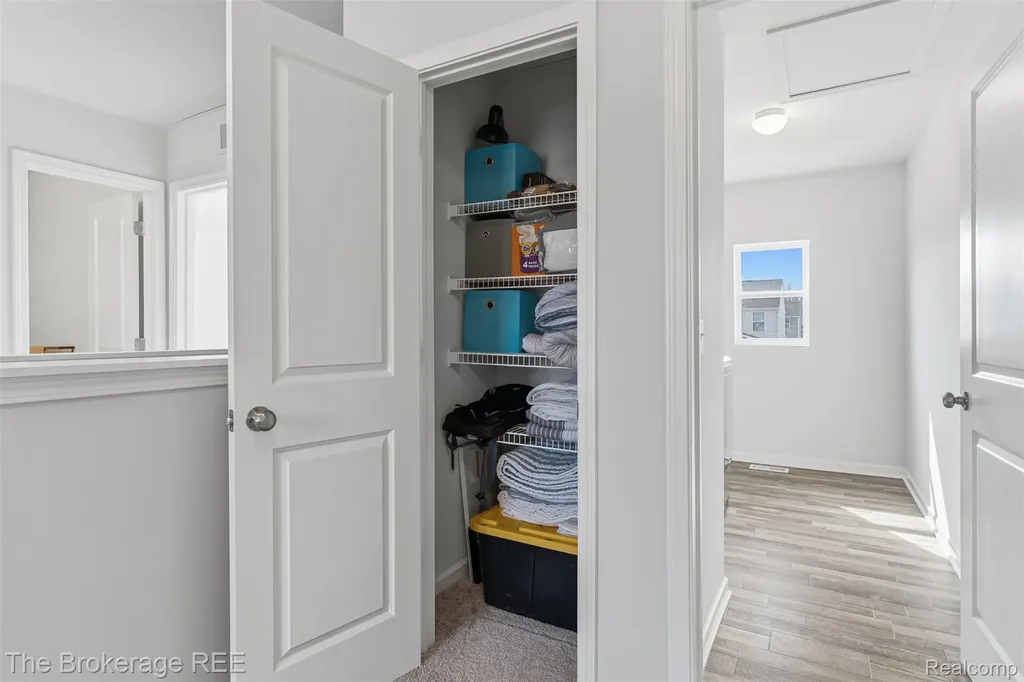 1640 Golfview Drive Superior Charter Township MI 48198