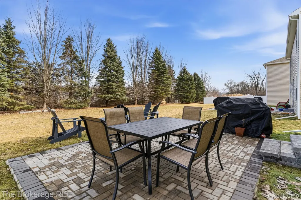 1640 Golfview Drive Superior Charter Township MI 48198