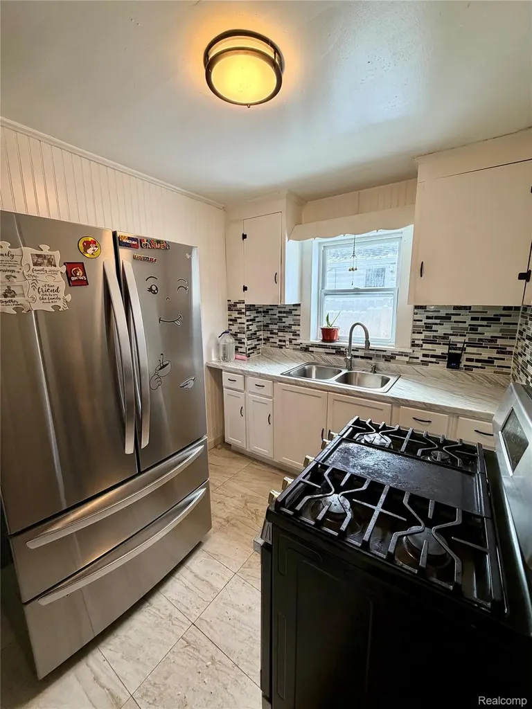1310 Alvord Avenue Flint City MI 48507