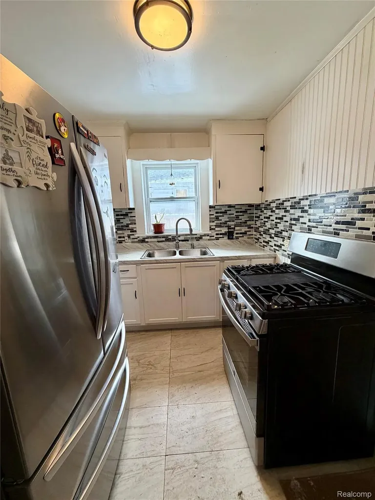 1310 Alvord Avenue Flint City MI 48507