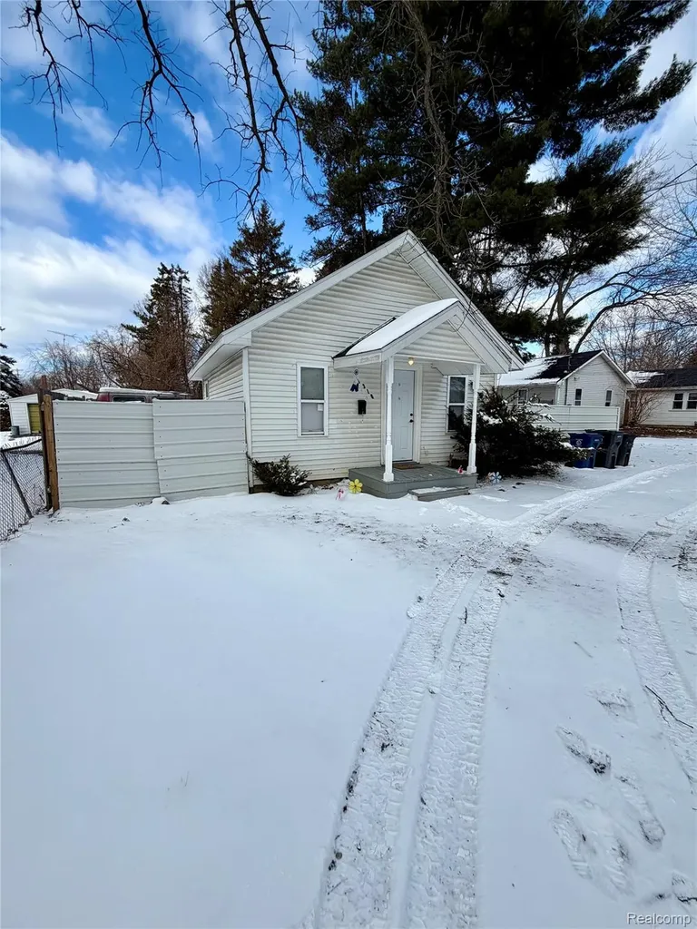 1310 Alvord Avenue Flint City MI 48507