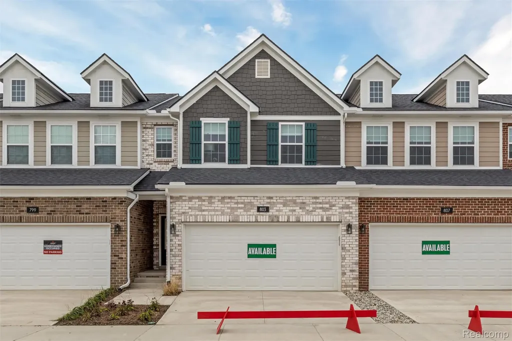 803 Balmoral Lane Troy City MI 48085