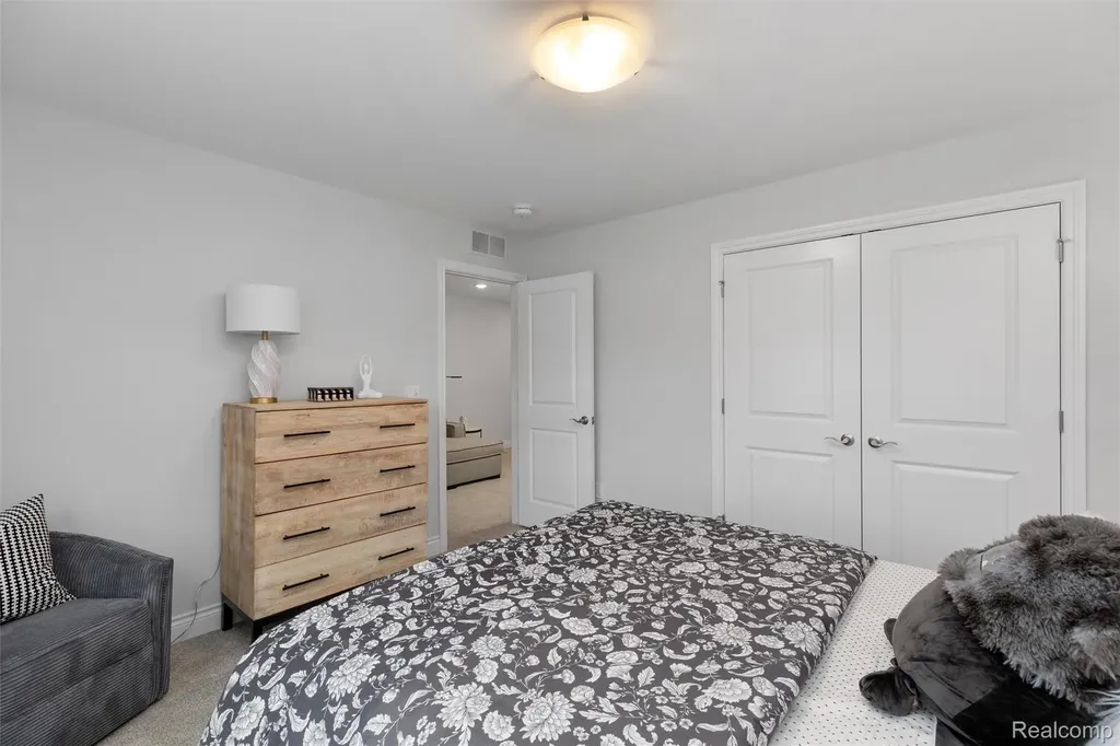 803 Balmoral Lane Troy City MI 48085