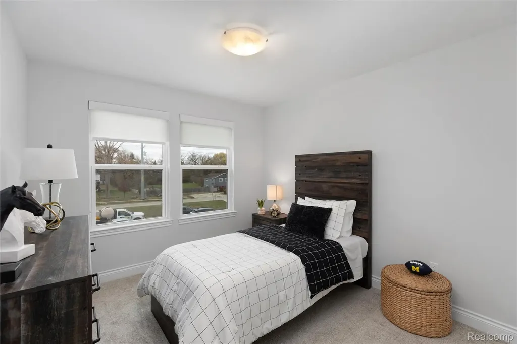 803 Balmoral Lane Troy City MI 48085