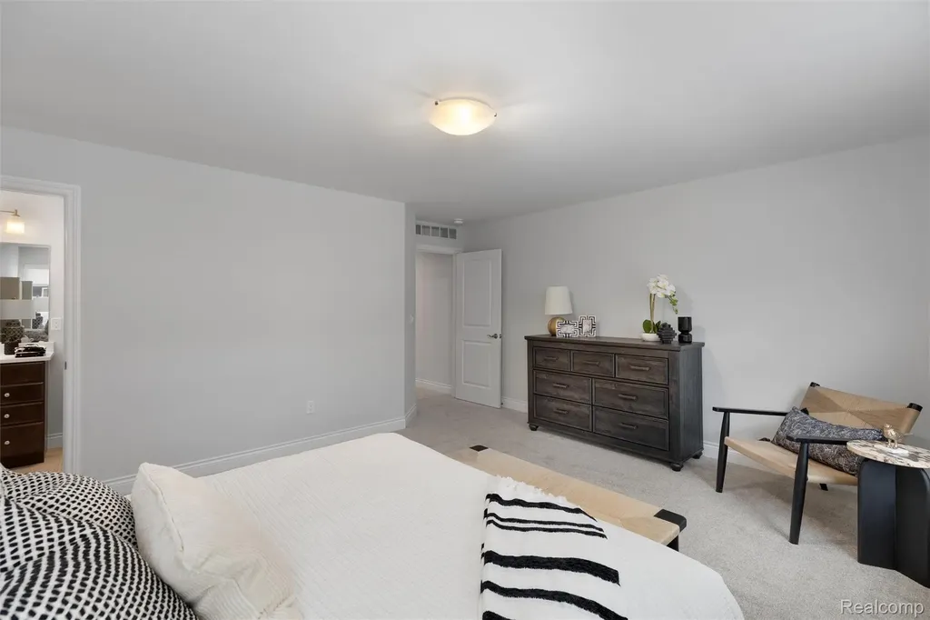 803 Balmoral Lane Troy City MI 48085