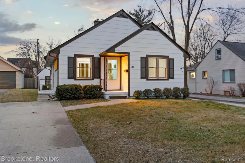 141 Ferndale Avenue Rochester City MI 48307