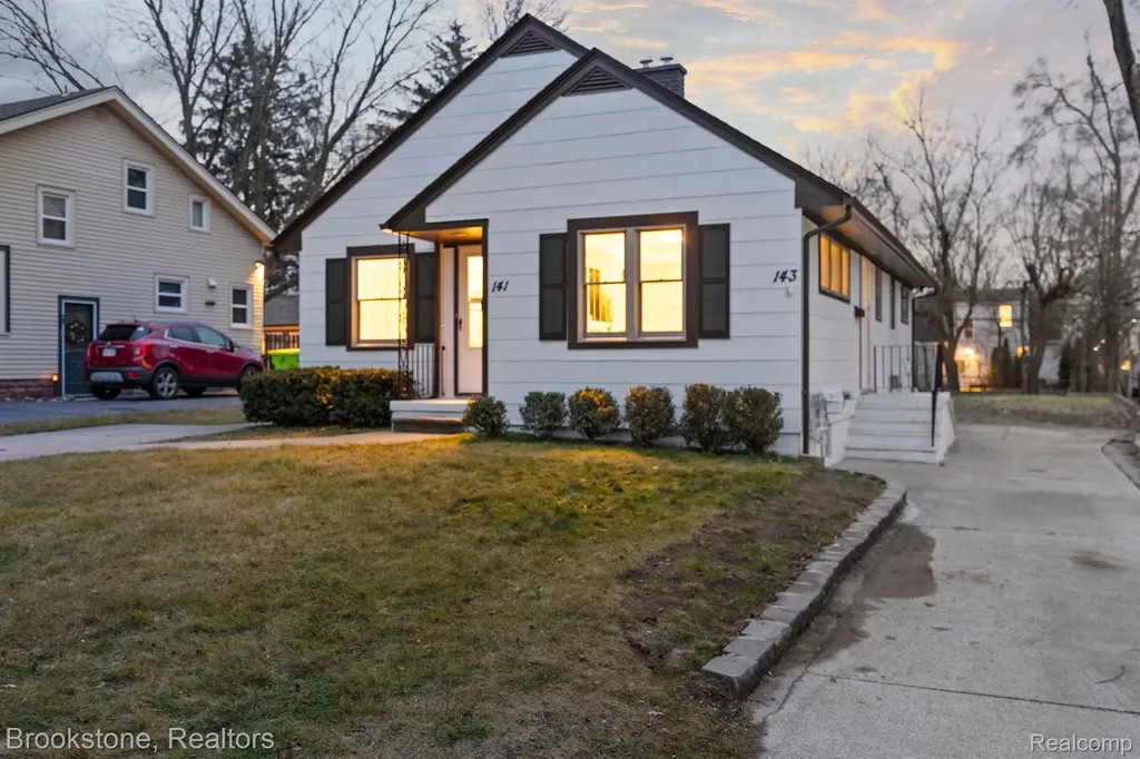 141 Ferndale Avenue Rochester City MI 48307