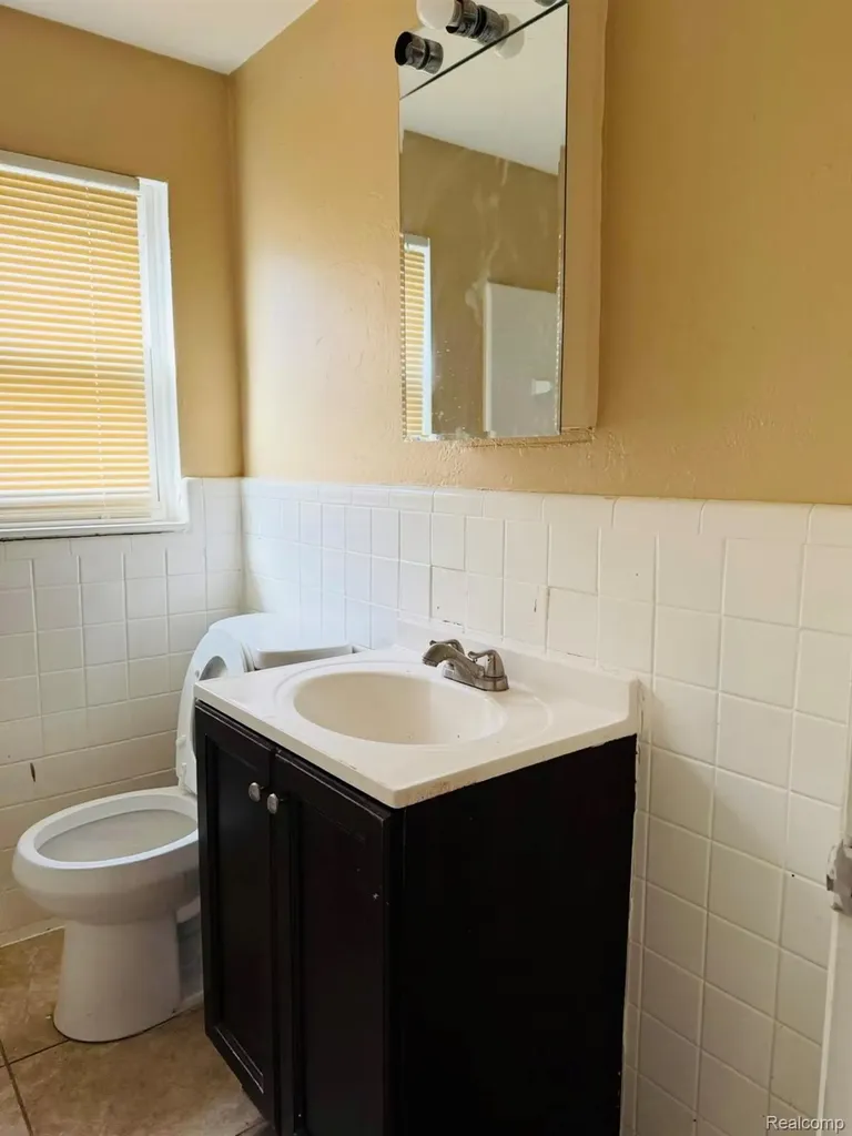 1889 Ewald Circle Detroit City MI 48238