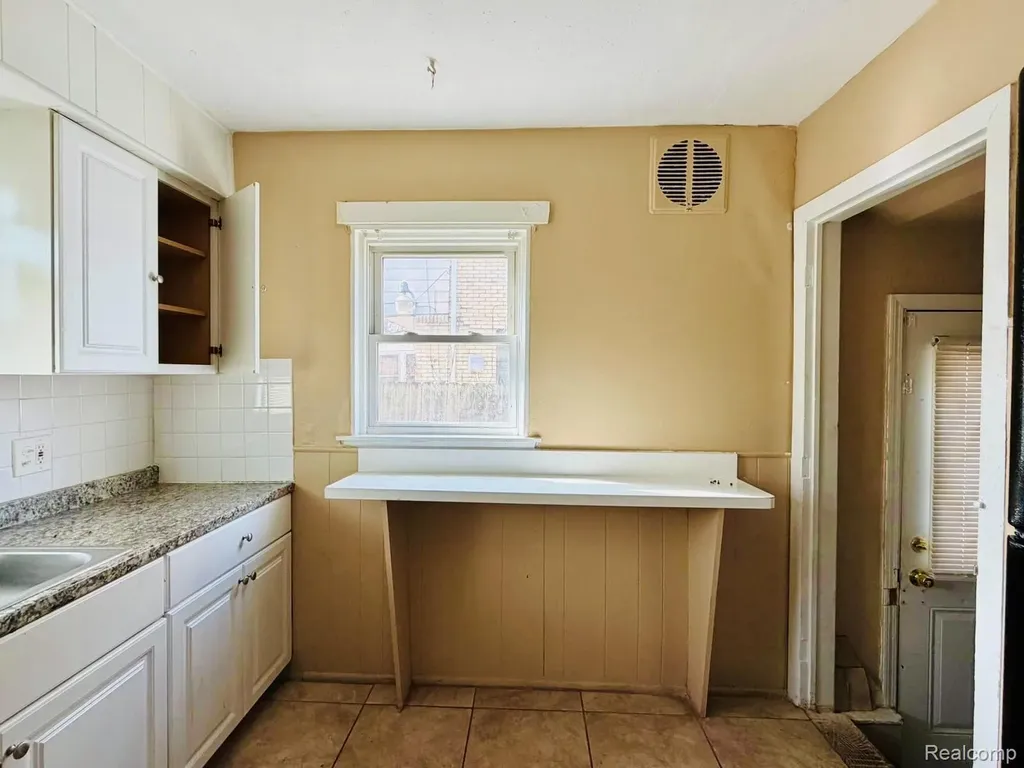 1889 Ewald Circle Detroit City MI 48238