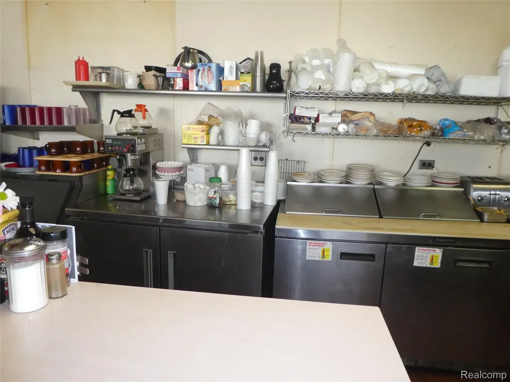 25385 5 Mile Road Redford Charter Township MI 48239