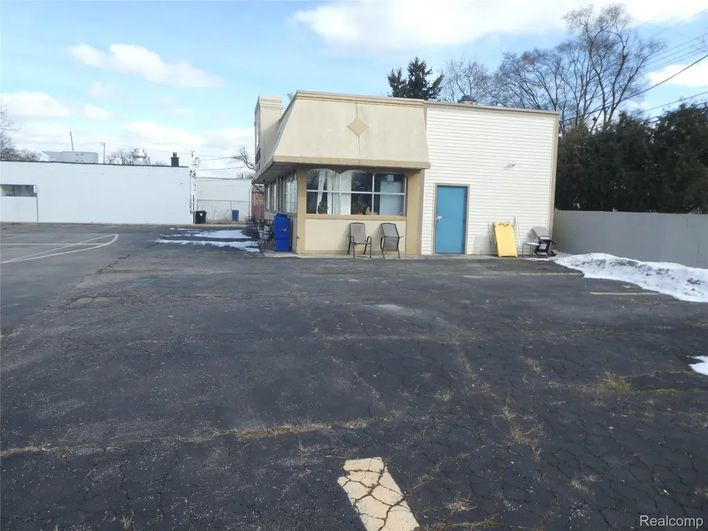 25385 5 Mile Road Redford Charter Township MI 48239