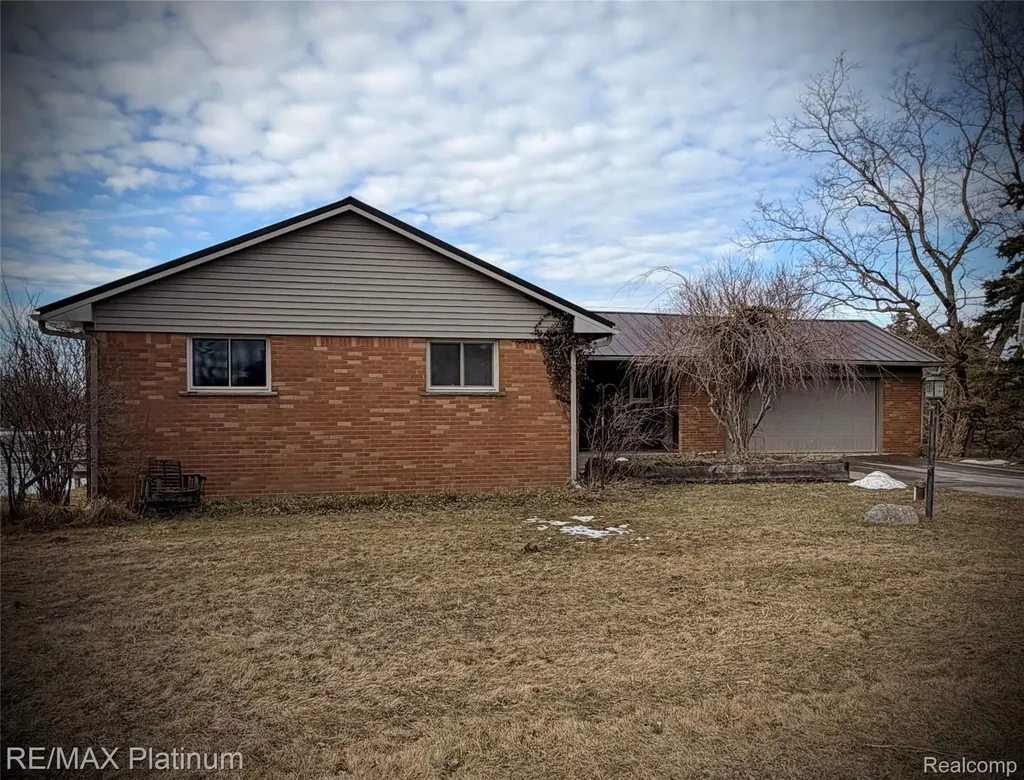 2525 Fisher Road Howell Township MI 48855