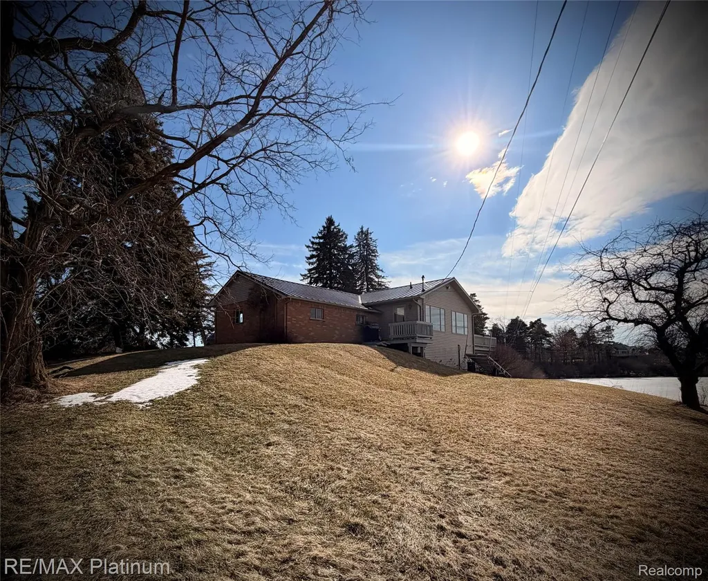 2525 Fisher Road Howell Township MI 48855