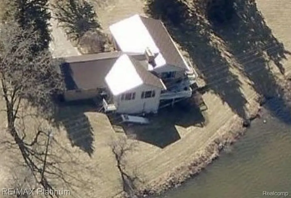 2525 Fisher Road Howell Township MI 48855