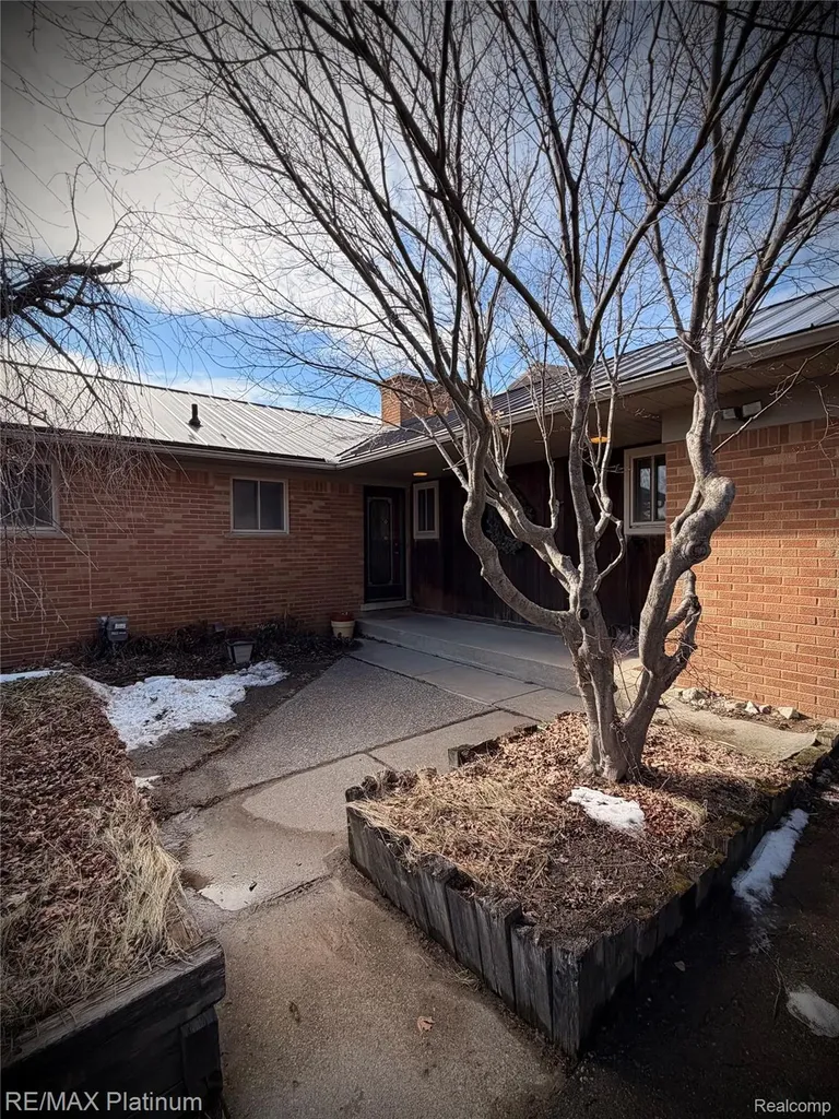 2525 Fisher Road Howell Township MI 48855
