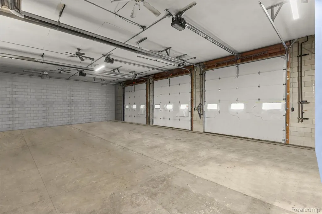 26289 W 8 Mile Road Redford Charter Township MI 48240
