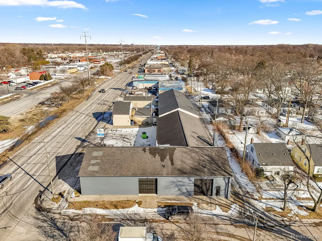 26289 W 8 Mile Road Redford Charter Township MI 48240