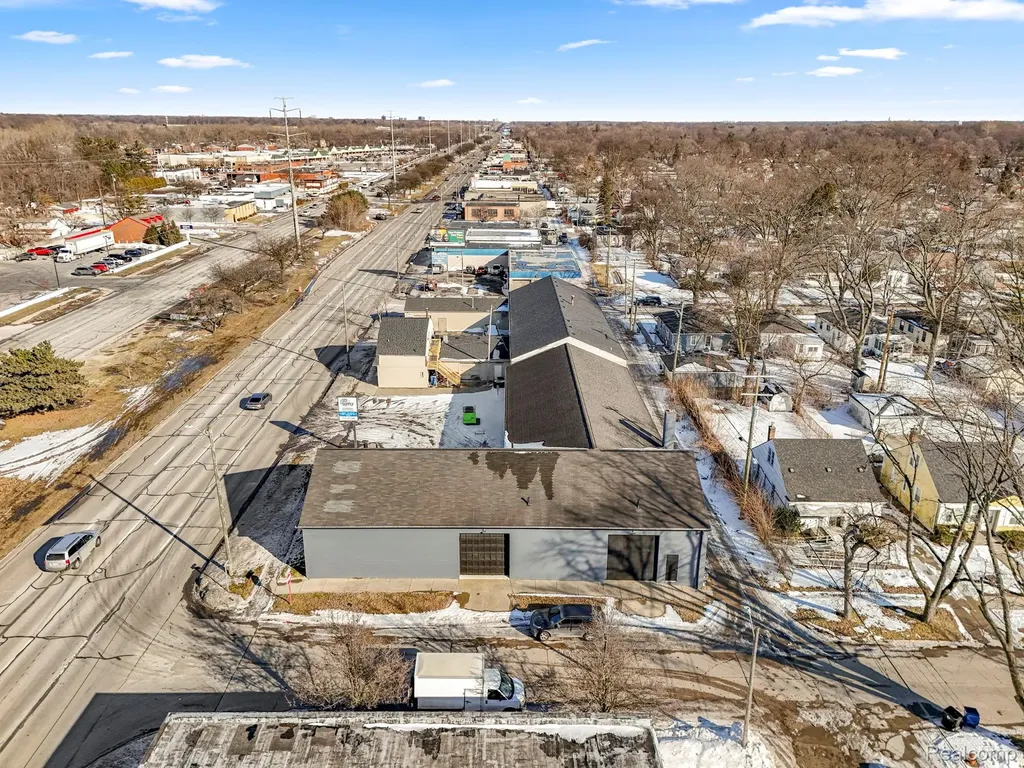 26289 W 8 Mile Road Redford Charter Township MI 48240