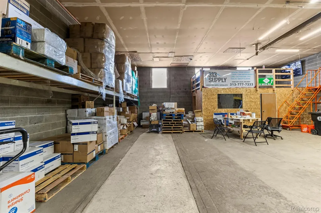 26289 W 8 Mile Road Redford Charter Township MI 48240