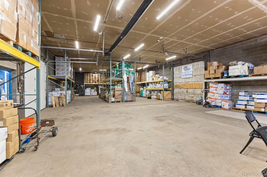 26289 W 8 Mile Road Redford Charter Township MI 48240