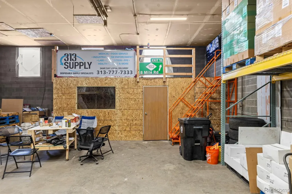 26289 W 8 Mile Road Redford Charter Township MI 48240
